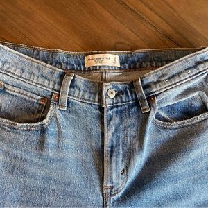 Abercrombie straight mid rise 90s jeans size 30 women’s